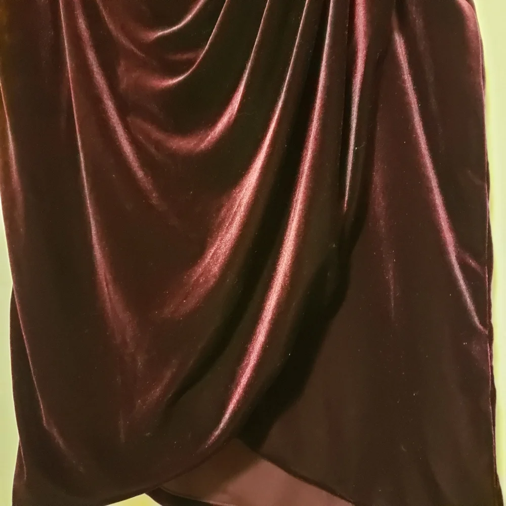 Forever 21 Comtempary Faux Velvet Purple Mini Skit‎
